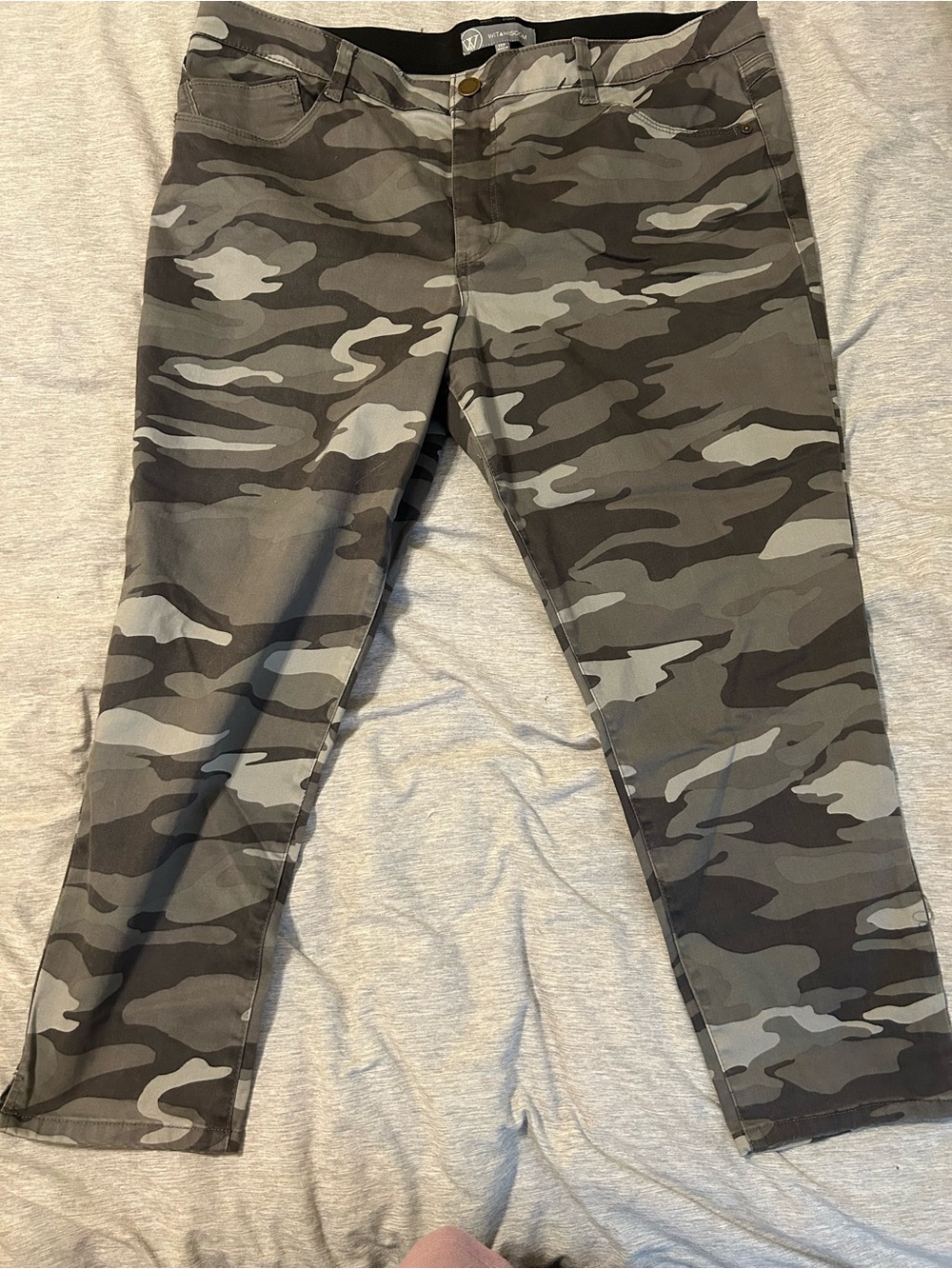 Wit & Wisdom Gray Camouflage Women’s Pants